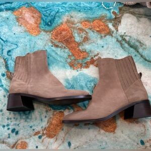 NWOT! Dolce Vita Women's Tan Ankle Boots size 10 woman